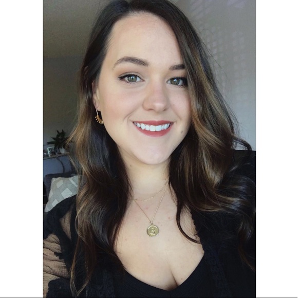 Meet your Posher, Kristin - Picture 3 of 3